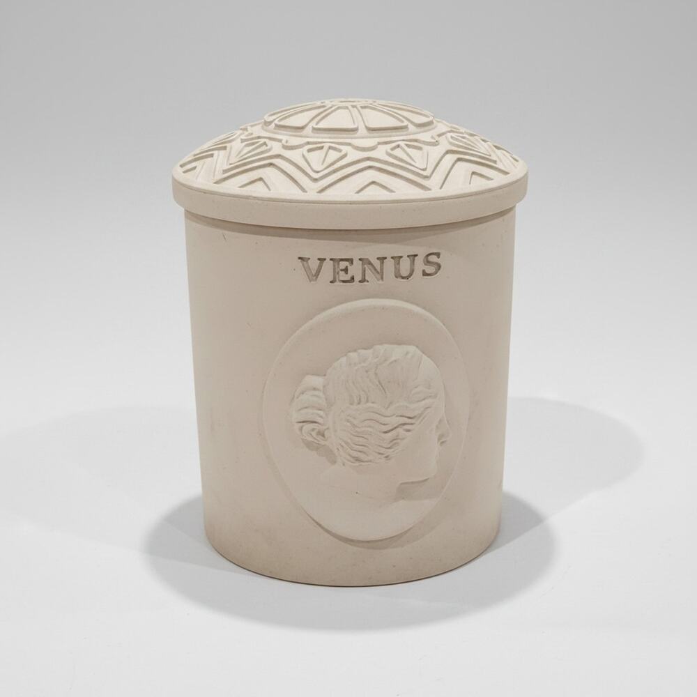 Decorative Roman Goddess Venus Handmade Cement Lunarie